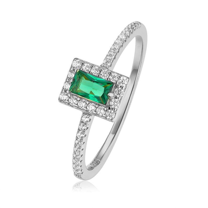 FESTIVE EMERALD