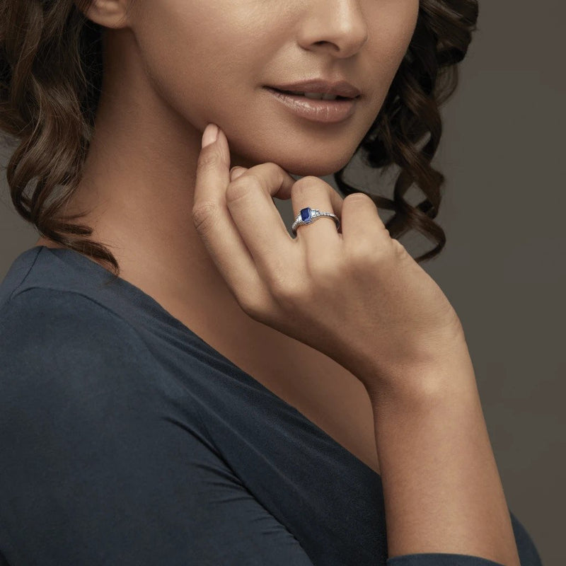 Exemplary Sapphire Ring detail view
