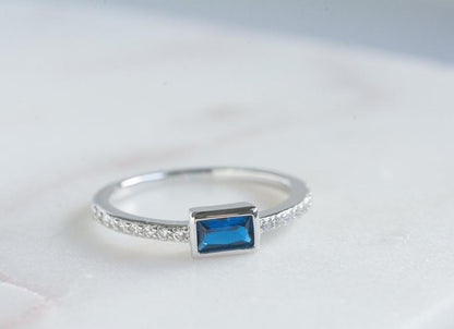 CUSHION CUT BLUE SAPPHIRE RING