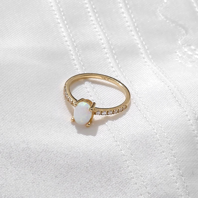 Oval Opal Solitaire Ring | 925 SILVER detail view